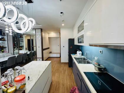 ????VIP????Căn góc Tòa M2 Vinhomes METROPOLIS Liễu Giai 122m2, 3PN đẳng cấp, 26 tỷ