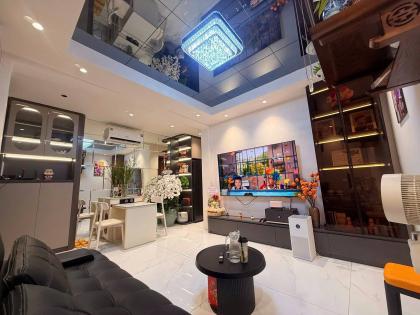 ????????Tập thể Chùa Láng, 68m2, gần ĐH Ngoại thương, Nội thất cực đẹp, 4.68 tỷ