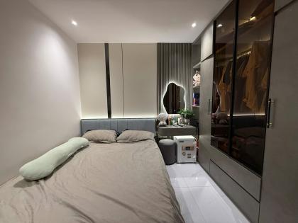 ????????Tập thể Chùa Láng, 68m2, gần ĐH Ngoại thương, Nội thất cực đẹp, 4.68 tỷ