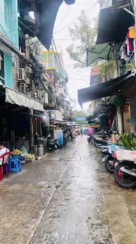 Quận 1 - Gấp bán nhà đất TPHCM, giá rẻ, hẻm xe ô tô