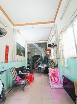1 ĐỜI CHỦ BÁN NHÀ MT THỤT CĂN GÓC HXH – CÁCH MT HẬU GIANG 30M – NỞ HẬU ĐẸP ???? ???? Địa chỉ: Hậu Giang, Bình Phú (P.11 cũ)
