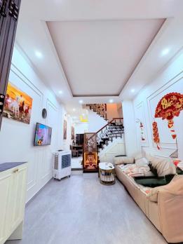 HOT! Bán Nhà Mới 4 Tầng Xe Hơi Thông Lê Văn Sỹ, 46m2, 8.2 Tỷ