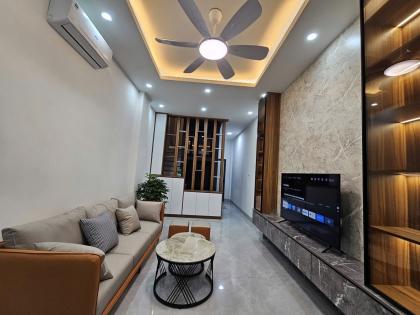 BÁN NHÀ PHỐ ĐÔNG TÁC, ĐỐNG ĐA, 5 TẦNG THANG MÁY MỚI FULL NỘI THẤT, 10M Ô TÔ TRÁNH