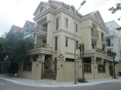 Biệt thự lô Góc An Vượng Villa của ca sỹ Sơn Tùng M-TP cạnh siêu thị AEON Mall 240m2, 4x tỷ