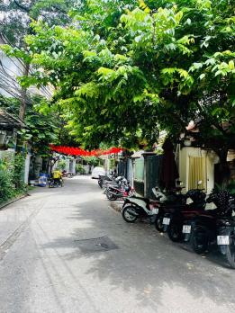 Bán Nhà Phố Đội Cấn Ba Đình 109m2-4T MT6,8m P/Lô 2 Ô Tô Tránh 42 Tỷ Có Thương Lượng.
