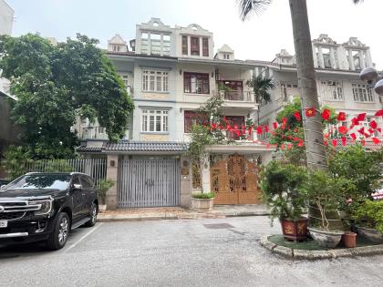 Bán nhà biệt thự liền kề phố Đội Nhân quận Ba Đình.