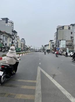 BÁN NHÀ HỒNG TIẾN LONG BIÊN, TẶNG NỘI THẤT CHẤT, THANG MÁY, GẦN PHỐ 56M2, 11.X TỶ