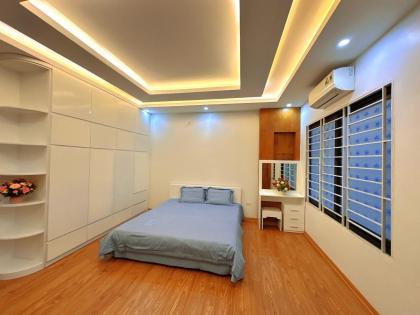 Bán nhà ngõ 165 Dương Quảng Hàm, diện tích 40m x 6 tầng, mặt tiền 4.8m, giá 11,5 tỷ