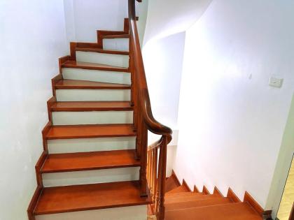 Bán nhà ngõ 165 Dương Quảng Hàm, diện tích 40m x 6 tầng, mặt tiền 4.8m, giá 11,5 tỷ