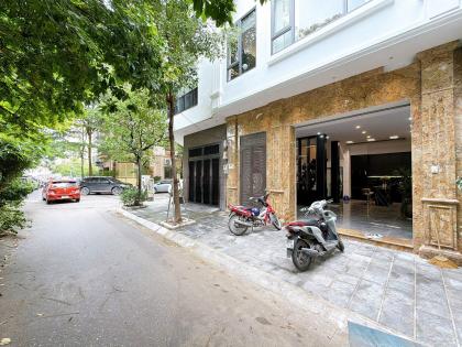 Bán nhà ngõ 28 Xuân La, diện tích 62/70m x 4 tầng, mặt tiền 6.3m, giá 26.5 tỷ