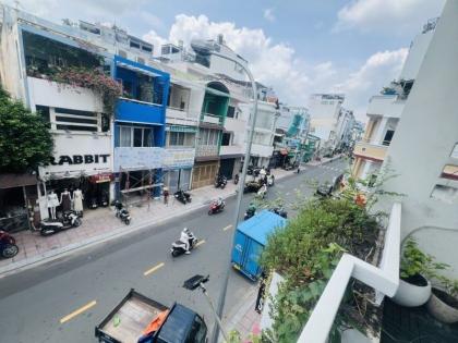 Quận Phú Nhuận - Bán gấp căn hộ nhà mặt tiền TPHCM, khu kinh doanh, giá tốt