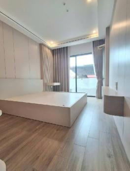 BÁN NHÀ VŨ ĐỨC THẬN, Ô TÔ VAO NHÀ, TẶNG NỘI THẤT LONG LANH, GẦN PHỐ, 6 TẦNG, CHỈ 7.X  TỶ