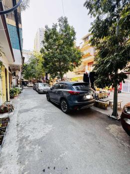 Bán căn hộ tập thể đường Nguyễn Huy Tưởng, Thanh Xuân, căn góc 3 mặt thoáng, nhà đẹp full nội thất, ô tô tránh đỗ