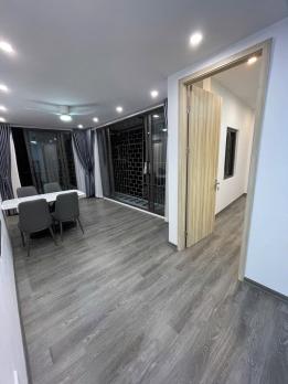 Bán căn hộ tập thể đường Nguyễn Huy Tưởng, Thanh Xuân, căn góc 3 mặt thoáng, nhà đẹp full nội thất, ô tô tránh đỗ