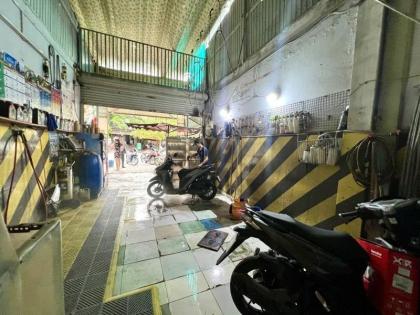 Bán nhà Mặt tiền Tô Hiệu - gần ngã tư Hòa Bình, 4x21m, 2 Tầng cũ, 2 PN, chào 15,5 tỷ.
