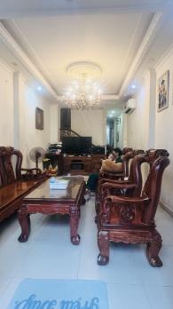 Quận 1 - Bán gấp nhà hẻm xe ôtô TPHCM, gần Chợ Bến Thành, có thang máy