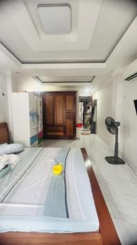 Quận 1 - Bán gấp nhà hẻm xe ôtô TPHCM, gần Chợ Bến Thành, có thang máy