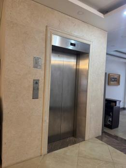 Bán nhà Liễu giai, diện tích 100m x 9 tầng, mặt tiền5.4m, giá 68 tỷ.