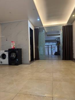 Bán nhà Liễu giai, diện tích 100m x 9 tầng, mặt tiền5.4m, giá 68 tỷ.
