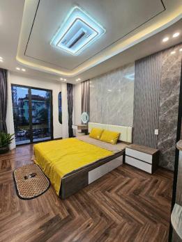 CỰC PHẨM. BÁN NHÀ GIA THỤY, THANG MÁY LONG LANH, TẶNG FULL NỘI THẤT XIN SÒ, 10M RA PHỐ, CHỈ 11.X TỶ