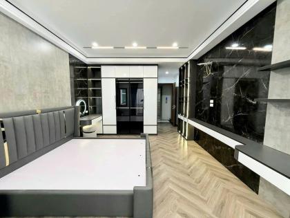 BÁN NHÀ PHÚC ĐỒNG, FULL NỘI THẤT CHẤT, GA RA Ô TÔ, THANG MÁY LONG LANH, 15M RA PHỐ, GIÁ MỀM