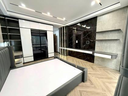 BÁN NHÀ PHÚC ĐỒNG, FULL NỘI THẤT CHẤT, GA RA Ô TÔ, THANG MÁY LONG LANH, 15M RA PHỐ, GIÁ MỀM
