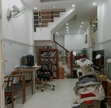 Bán nhà Nguyễn Sơn 34m2 3 tỷ 5 SHR vuông vức