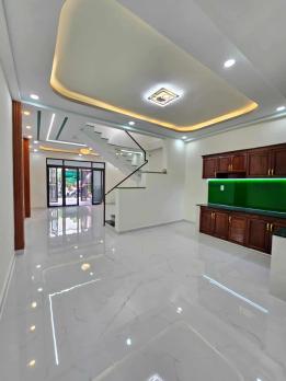 SIÊU PHẨM NHÀ  2 TẦNG BTCT ĐẸP LUNG LINH 88M2 NGANG 5M. MẶT TIỀN ĐƯỜNG XUÂN THỚI 16 GẦN GIÁO XỨ