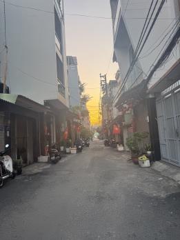 Siêu phẩm 3 tầng  HXH thông Hồng Bàng Quận 6 66m2 chỉ 8 đồng xíu.