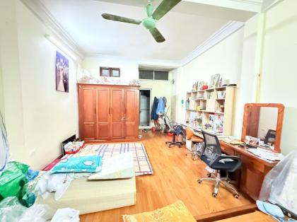 Bán nhà riêng 5 tầng Phan Đình Giót Thanh Xuân diện tích 40m² giá 10.3 tỷ ở ngay nội thất cao cấp