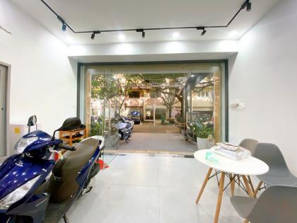 Bán nhà đường Lý Thường Kiệt – Phường 15 – Quận 11 :  + Ngang 4,5m x 16m  + Hiện trạng nhà kết cấu 6 tầng, 8pn