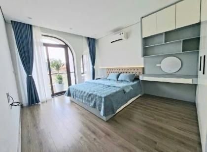 BÁN NHÀ THẠCH BÀN LONG BIÊN, PHÂN LÔ, Ô TÔ VÀO NHÀ, THANG MÁY, TẶNG NỘI THẤT CHẤT, GIÁ MỀM