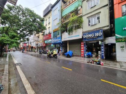 Bán Nhà Mặt Phố Đội Cấn Ba Đình 114m2-5T MT5,6m LÔ GÓC 65 Tỷ Đội Cấn Có Thương Lượng.