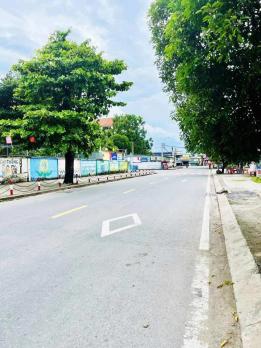 NHÀ MỚI HOÀN THIỆN 123M2 MẶT TIỀN ĐƯỜNG TÂN THỚI NHÌ, XE HƠI NGỦ TRONG SÂN. GẦN TRƯỜNG THCS LÝ