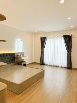 BÁN NHÀ SÀI ĐỒNG, LONG BIÊN, KINH DOANH , GARA Ô TÔ CAMRY, THANG MÁY, Ô TÔ TRÁNH, NGÕ NHƯ PHỐ, CÓ 8.x TỶ
