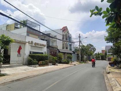 BÁN NHÀ SHR (10x37) – MẶT TIỀN BÀ TRIỆU, HÓC MÔN – VỊ TRÍ ĐẸP NGAY BV HÓC MÔN