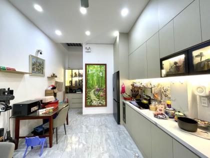 BÁN NHÀ ĐƯỜNG PHAN ĐĂNG LƯU - KHU PHAN XÍCH LONG - 50 M2 - 4 TẦNG - NHÀ ĐẸP Ở NGAY CÁCH 20 MÉT LÀ MẶT TIỀN ĐƯỜNG