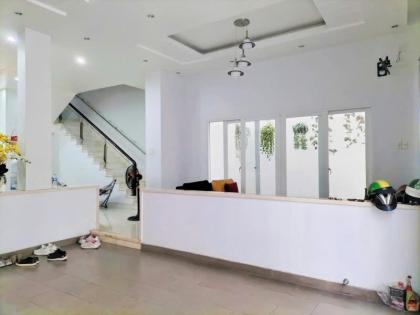 Bán nhà lô góc hẻm 8m Lạc Long Quân, gần CHợ Vải Tân Bình, 6,8x17,5m, 3 Tâng, 13,8 tỷ.