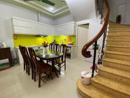 Cho thuê nhà, Nguyễn Ngọc Vũ, Đống Đa 80m2, full đồ 3 tầng, 4 ngủ, 25tr