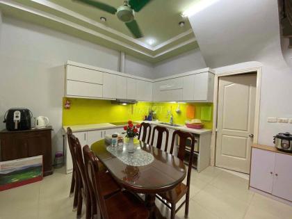 Cho thuê nhà, Nguyễn Ngọc Vũ, Đống Đa 80m2, full đồ 3 tầng, 4 ngủ, 25tr