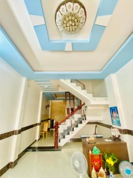 NHÀ 3 TẦNG 64M2 KHU VIP, HẺM OTO TRÁNH THÔNG. ĐỦ TIỆN ÍCH, NHÀ ĐẸP Ở NGAY. LÂM THỊ HỐ, TÂN CHÁNH