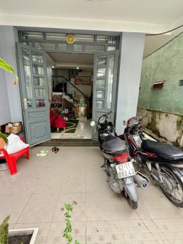 nhà q7 nở hậu 4,5x23, gần mặt tiền, sân trước sau, 2 phòng trọ riêng – 7,5 tỷ