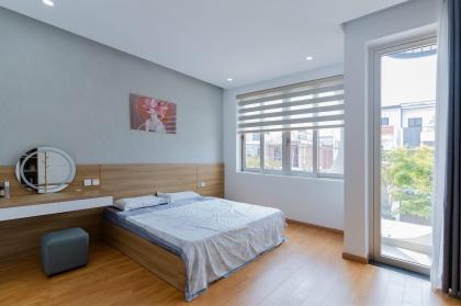 **Bán nhà hxh Hoàng Hoa Thám, phường 12, Tân Bình; góc 2MT (4,5x15m)