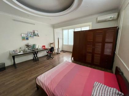 Bán Nhà Mặt Phố Trung Kính Cầu Giấy 89m2-5T MT5,2m 2 Vỉa Hè 48,5 Tỷ Có Thương Lượng.