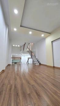 Cho thuê nhà vp,kd ô tô Hoàng Quốc Việt, Cầu Giấy, 70m2, 5 tầng, 32 triệu