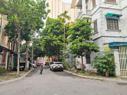 Biệt thự 4T Xây thô khu ĐT số 9 Cầu Bươu 94m2, 3 mặt thoáng, 25 tỷ Thanh Trì