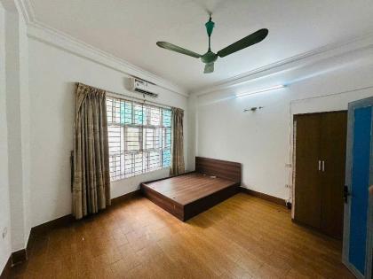 Ngộp Bank bán gấp nhà ngõ 168 Kim Giang cạnh The Manor 31m2 chỉ 1.99 tỷ. LH 0989626116