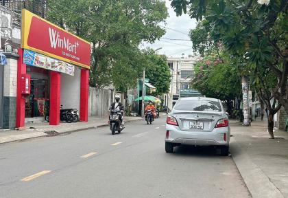 Bán đất tặng nhà C4 ngang 10m 240m2 hẻm 496 Dương Quảng Hàm tiện xây mới 21 tỷ hơn.
