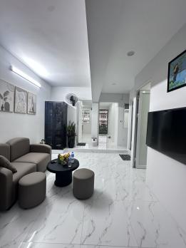 Bán căn hộ tập thể đường Lương Thế Vinh, Thanh Xuân, nhà đẹp thoáng mát, ô tô đỗ chân cầu thang