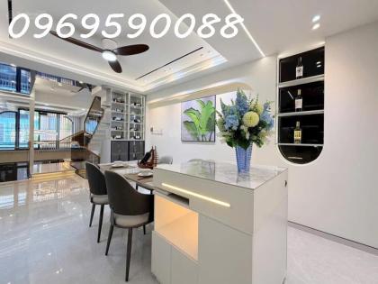 Bán Gấp Nhà mới hẻm 5m Nguyễn Cữu Đàm,TP 5Tầng, 4,5x10m2 Chỉ 6Tỷx